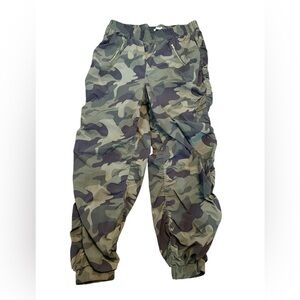 Women’s Rue + pull on nylon camo pants  NWOT Size 2X